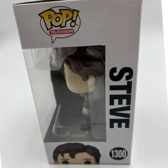 Funko Pop Stranger Things Steve Harrington 1300 Vinyl Figure with Weapon - Picture 3 of 6